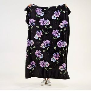 Vera Bradley, plush throw blanket